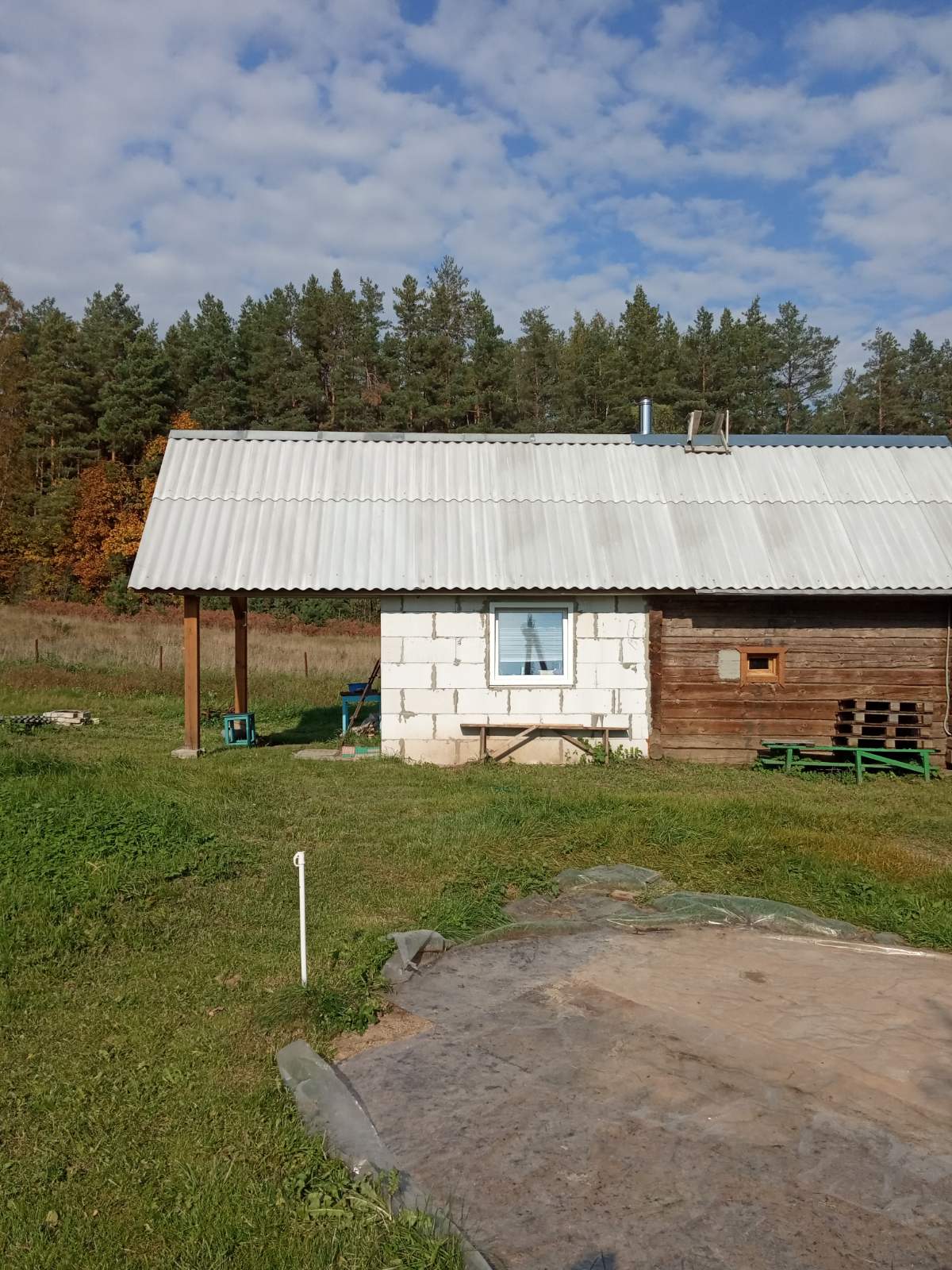 Продается дом на хуторе в красивом и живописном месте д. Седлище  Воложинского р-на (на пересечении Воложинского и Молодечненског Минская  обл. д. Седлище д. 12